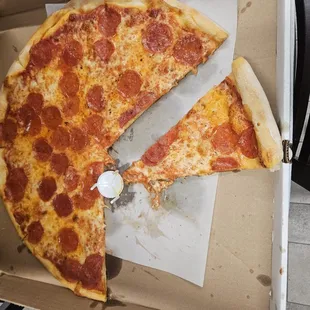 food, pizza