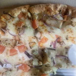 Creamy Garlic Chicken Pizza