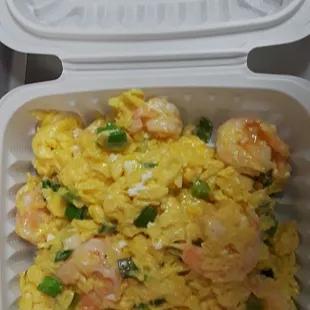 Scrambled egg with prawns