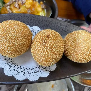 Crispy Sesame Ball with Red Bean Filling