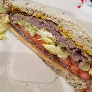 Roast beef on rye!  Ono!