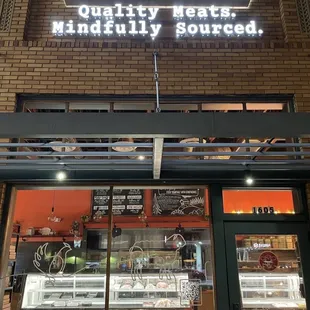 the outside of a restaurant