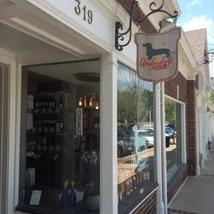 the outside of a wine shop