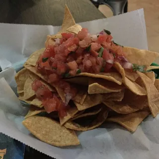 CHIPS & SALSA