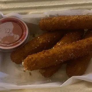 Hand Made Mozzarella Sticks (Epic Cheese Pulls)