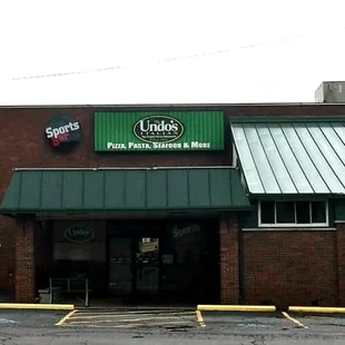 the outside of the restaurant