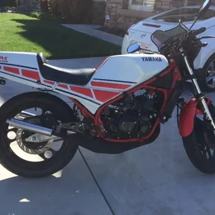 Yamaha RZ350 restored by Uneeda Bike Shop