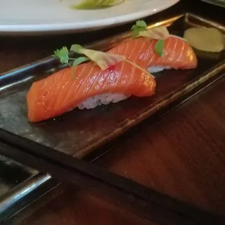 Sake Nigiri