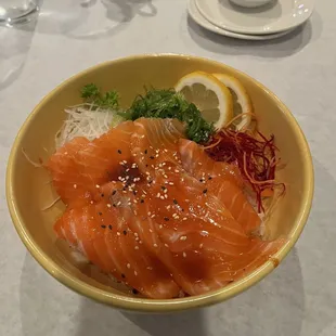 Spicy salmon don