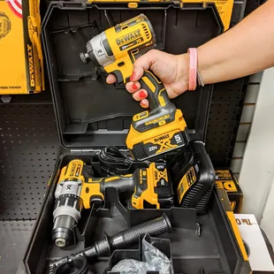 DeWalt 20v combo kit, Hammerdrill/Impact driver, 2 batteries, 1 charger, DCK299P2 - Call Unicoa to get yours!