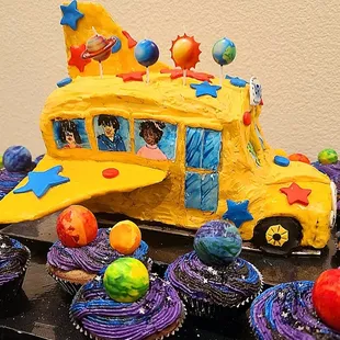 Magic School Bus birthday cake.