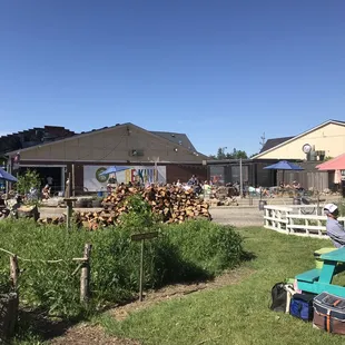 Live music perfect weather