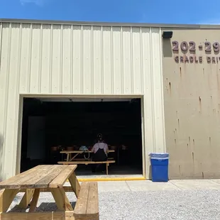 Inside/Outside seating