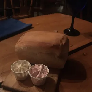 The delicious bread with raspberry and honey butter!