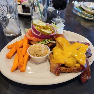 Cheddar bacon cheeseburger