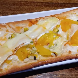 peach brie flatbread