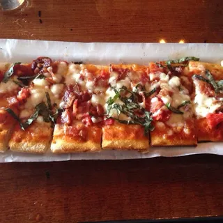 Bacon Tomato Flatbread