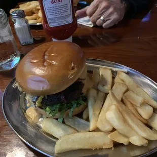 1/2 lb burger with fries