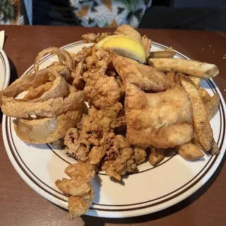 Ye Olde Seafood Platter Special Dinner