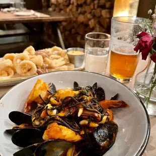 a plate of steamed mussels