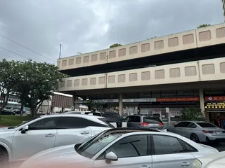 Liliha Square