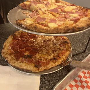 hawaiian and pepperoni,cheese pizza