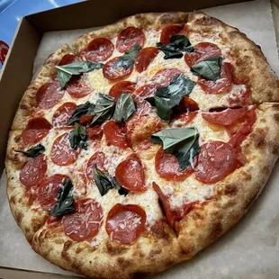 12&quot; New Englander - Pepperoni &amp; Basil Pizza