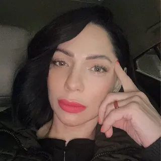 Deya D.