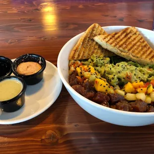 Pole bowl with sauces on side