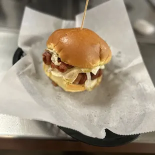 a bacon and egg sandwich