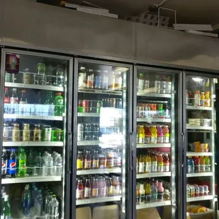 Wide variety of drinks including soft drinks free refill and coffee