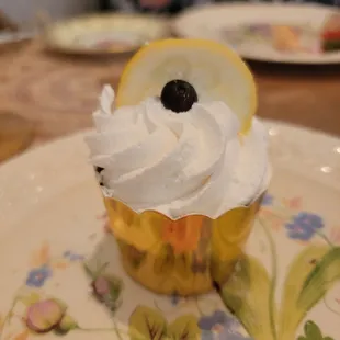 summer berry cupcake