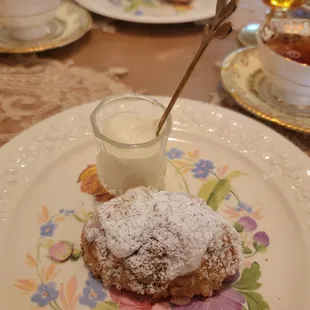 lemon poppyseed scone w/devonshire cream