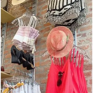 High-end &amp; contemporary designers at 70-90% off retail prices!