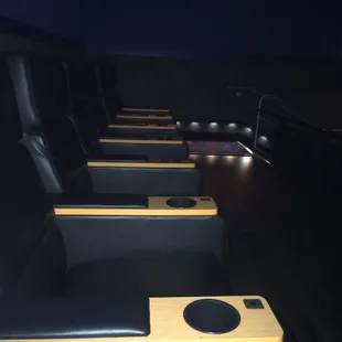 Recliner seating