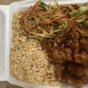 3-15-21 Sesame chick&amp;chick lo mein lunch combo No taste!Like eating filler plastic &amp;  rice is Terrible! Looks good but taste like Nastiness!