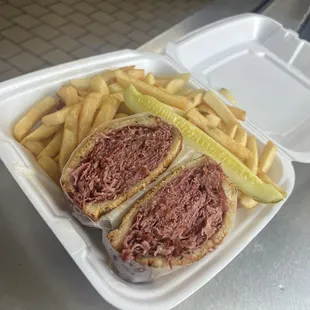 Corned beef deluxe meal