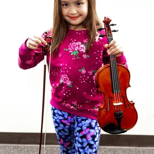 Dahnya is making lots of progress on the violin