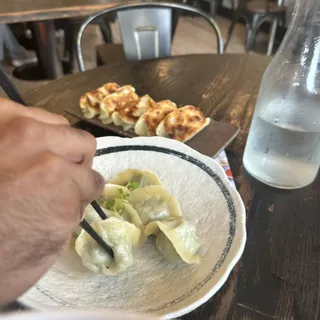 J5. Vegetarian Dumplings (12 pcs)