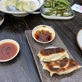 S5. Vegetarian Pot Stickers (5 pcs)