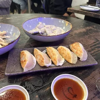 S7. Lobster Pot Stickers (5pcs)