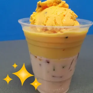 Gelatina con rompope y nieve.