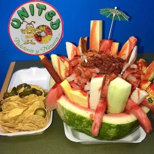 Sandía Loca y nachos