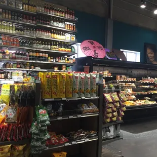 Treats, sauces, noodles