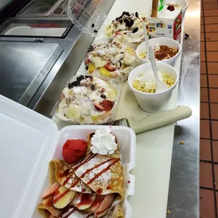 Crepe's, corn in a cup, frozen strawberries and cream, Bionicos