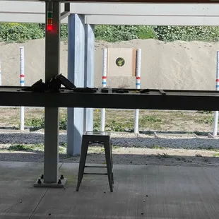 Red light-- cease fire.