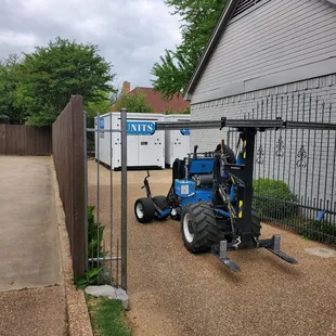 ROBO Delivery is the best.  We can precisely place containers where others can't.