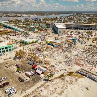 UNITS deployed hundreds of containers to the recent Hurricane damage in Florida!