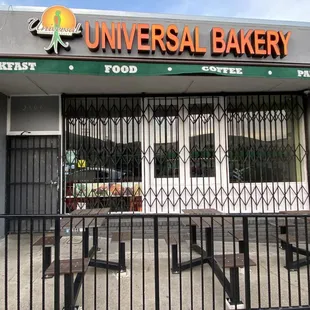 the outside of the restaurant