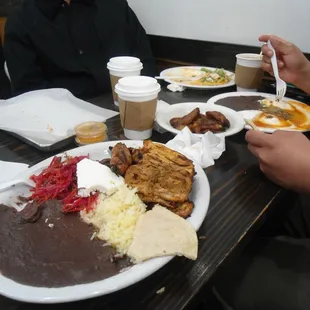 El Universal, Desayuno de Platanos y Atole de Elote